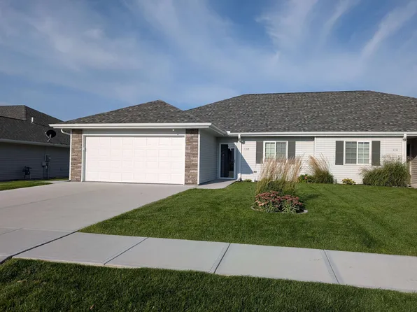 1109 W Meadow Ridge Rd, Norfolk, NE 68701