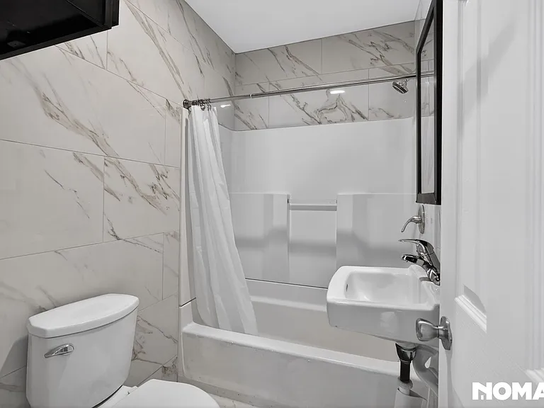 7705 Babcock Ave — Photo 29