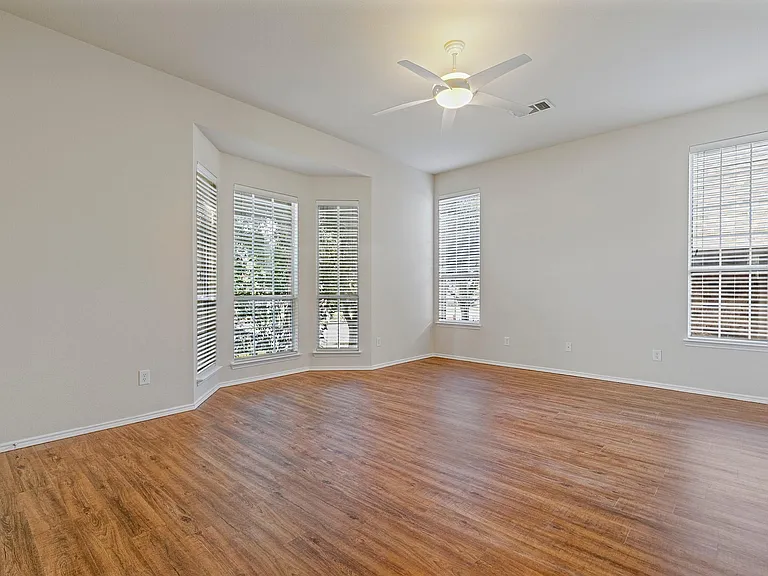 11570 Beeville Dr — Photo 40