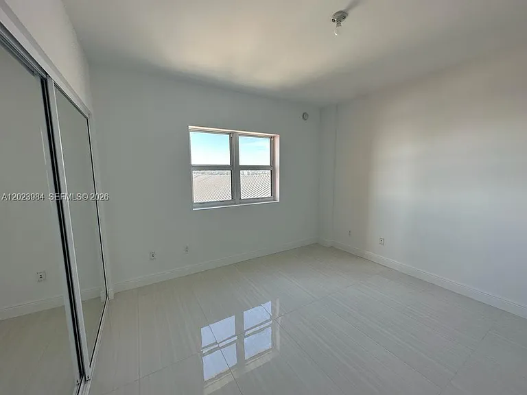 2650 Lake Shore Dr #1001 — Photo 14