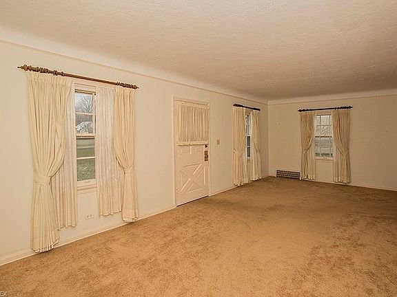 5th image of 2812 Orchard Dr
