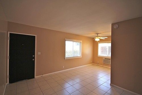 4th image of 427 N Hill Ave APT 2