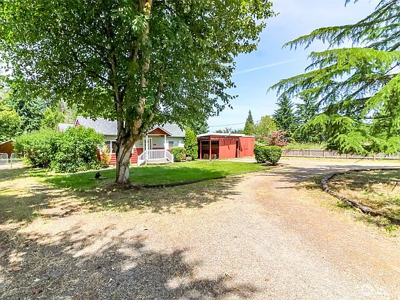 3rd image of 14523 Pioneer Way E