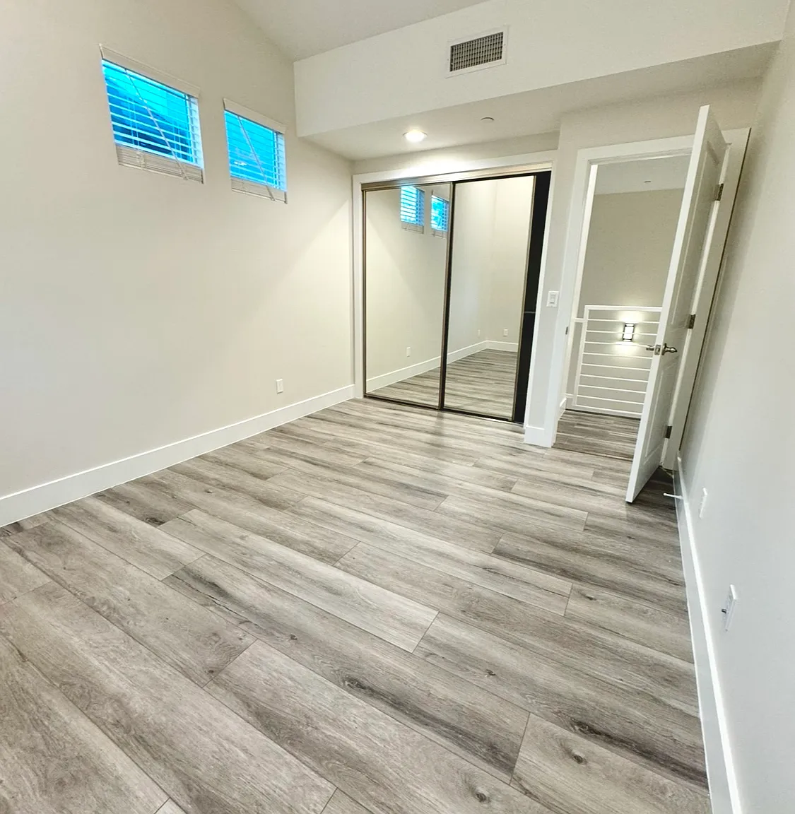 4 bed, 2.5 bath, 1670 sqft, $4,395 — Photo 3