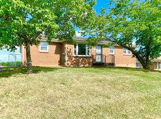 847 Glendale Dr, Clarksville, TN 37043