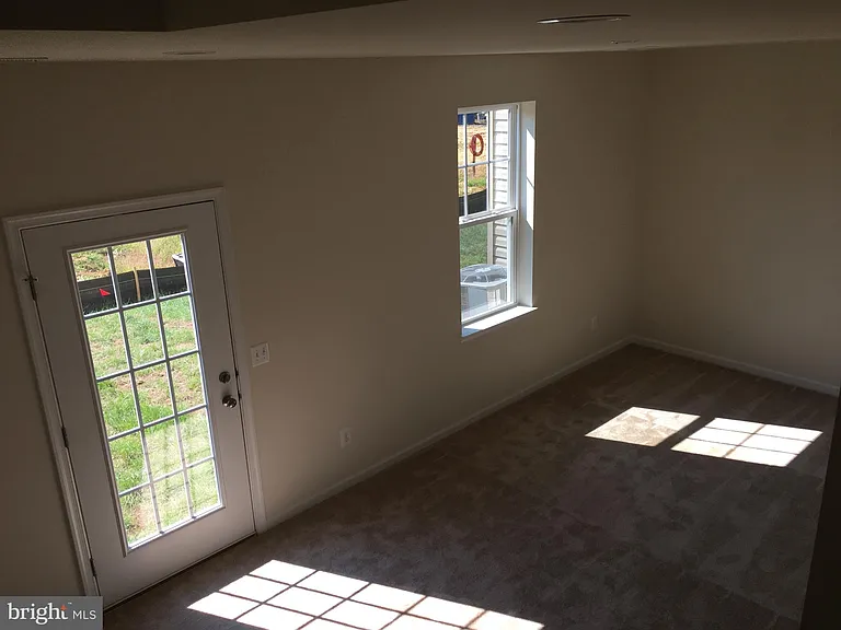 202 Apsley Ter — Photo 17