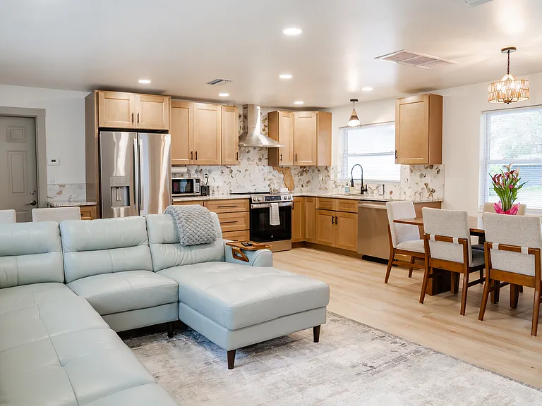 2270 Terrace Dr N — Photo 5