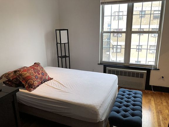 2nd image of 198 Scholes St #33A