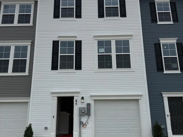 95 Gray Silver Rd, Inwood, WV 25428