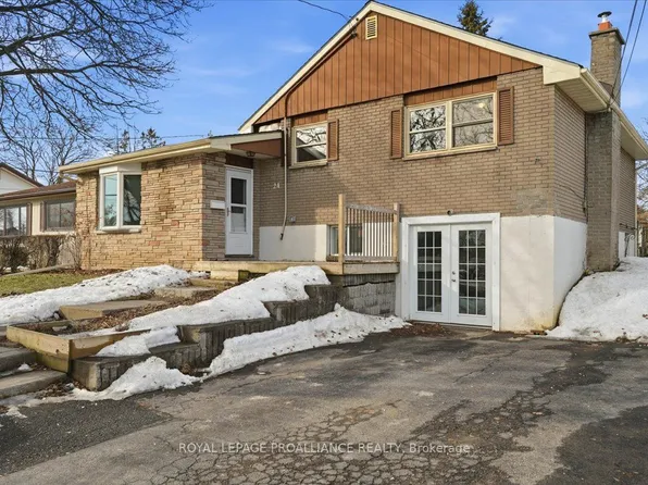 24 Gilbert St, Belleville, ON K8P 3H2