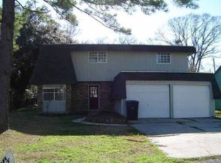 3239 Hickory Ave, Groves, TX 77619