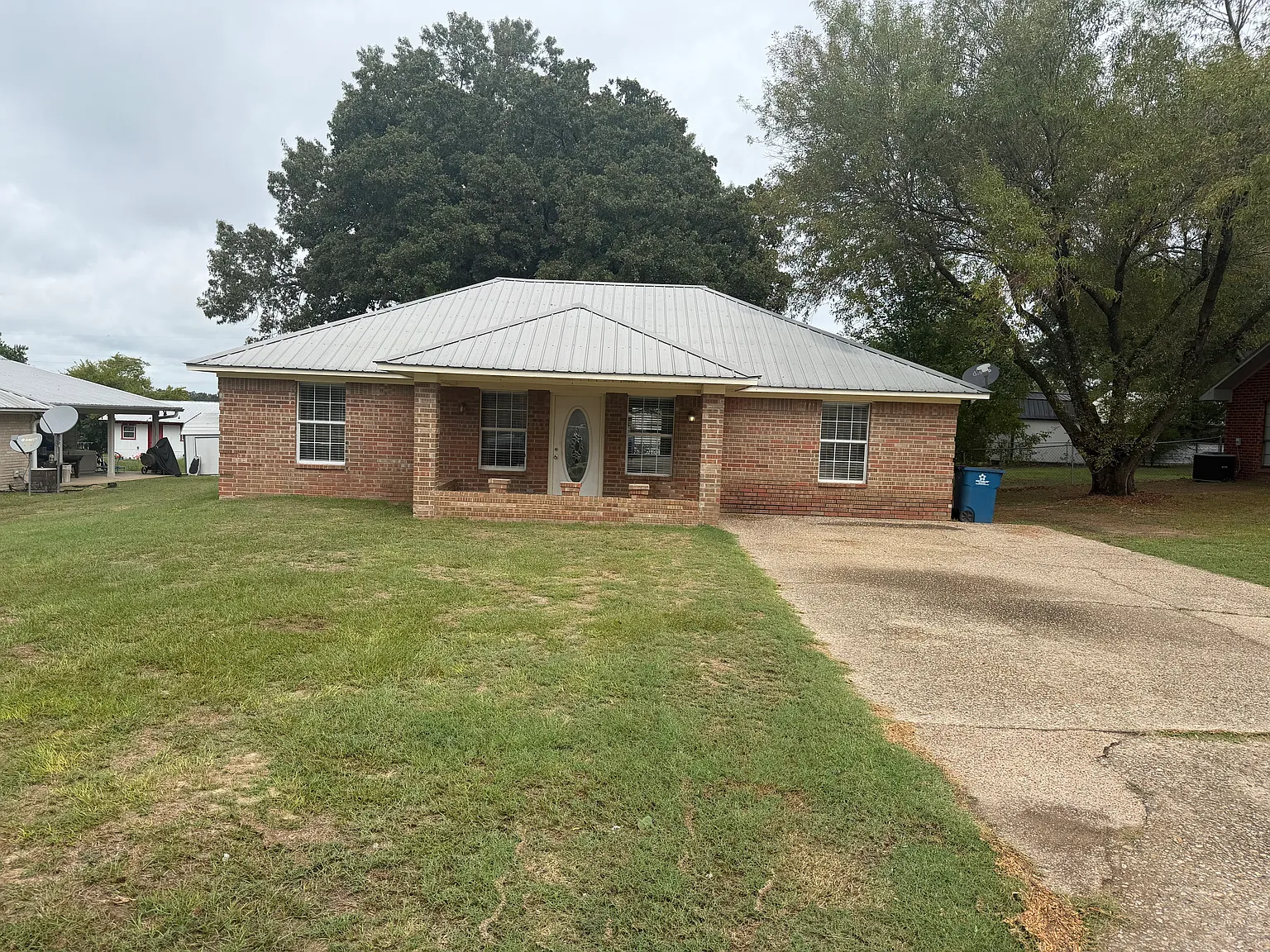 3 bed, 1247 sqft, $1,500 — Photo 1
