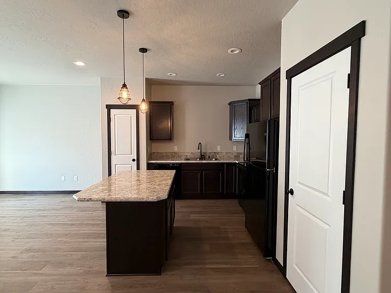 5810 Midland Ln — Photo 6
