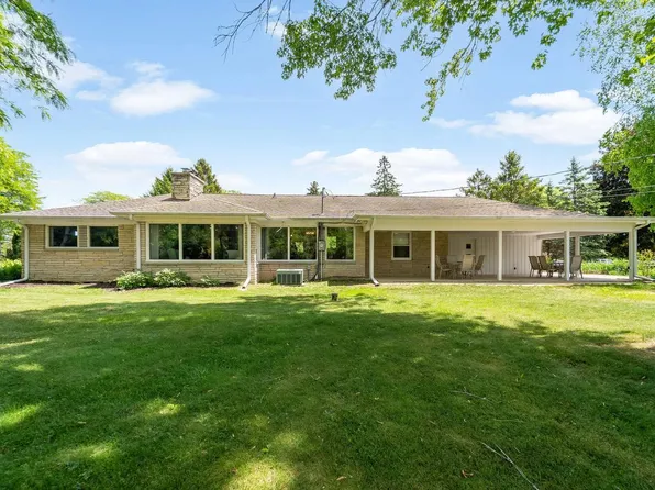 11355 N Rosewood DRIVE, Mequon, WI 53092