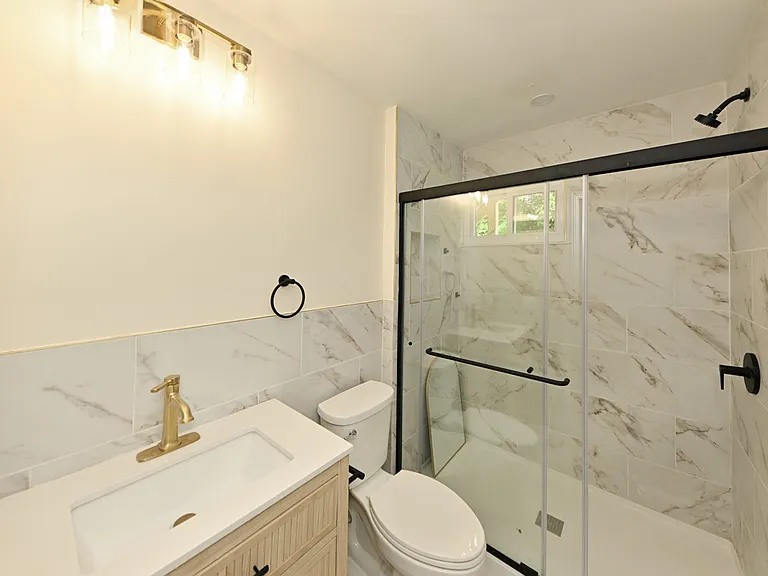190 Madison Ave #1 — Photo 8