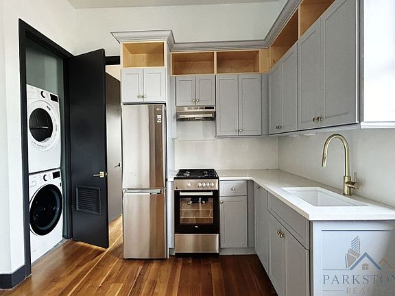 2nd image of 7-9 Saint Pauls Ave #4D