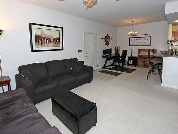 2nd image of 1239 Garden Circle Dr APT I