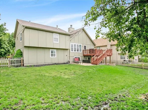 8307 W 150th St, Overland Park, KS 66223