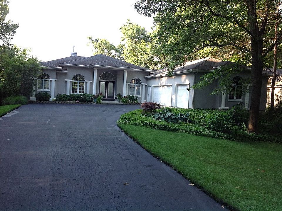 1st image of 13100 Horseshoe Ct NE