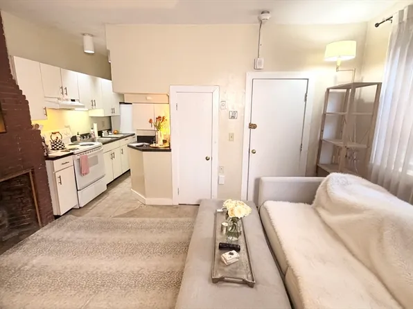 1 Belgravia Pl APT 2, Boston, MA 02113