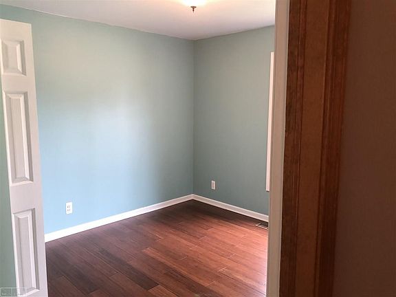 3rd image of 566 Pearsall Ave