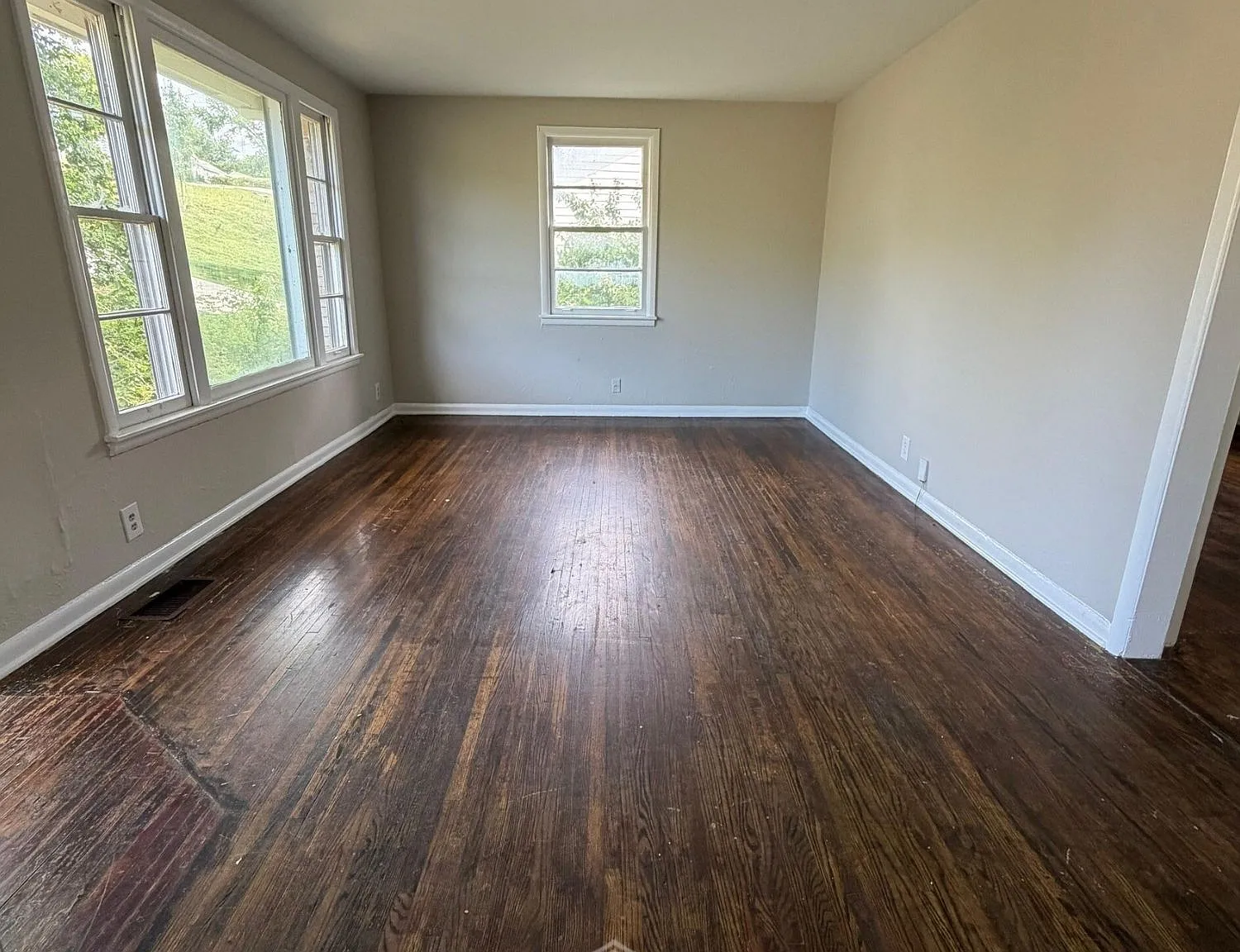 2229 Maplecrest Drive - 1 — Photo 4