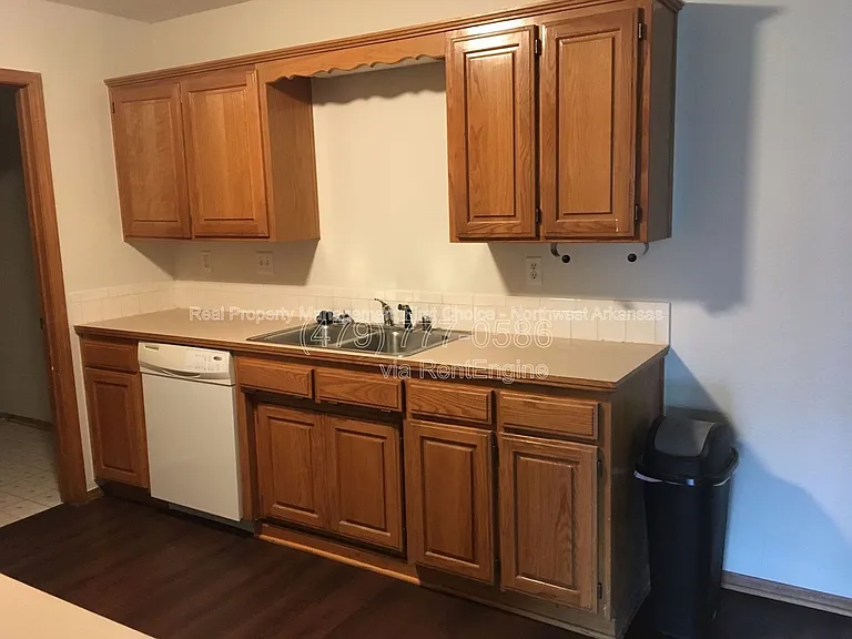 4433 W Cheyenne Dr — Photo 8