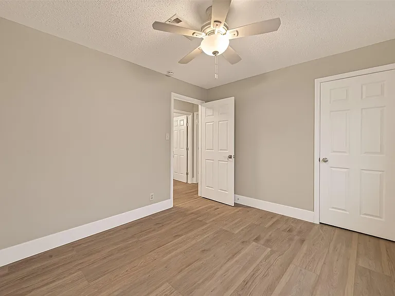 5833 Southlea St — Photo 29