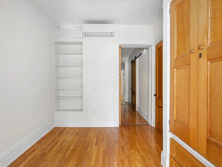 361 6th Ave #4 — Photo 7
