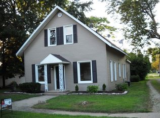 409 Thomas St, Henry, IL 61537