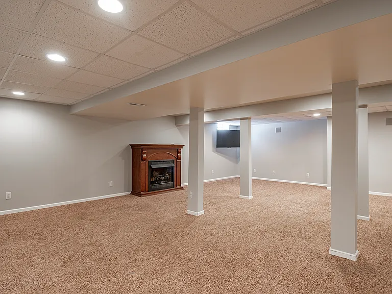 11002 Trenton Rd NW — Photo 35