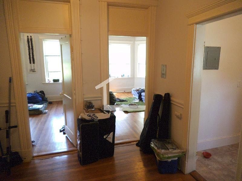 2nd image of 15 Tetlow St #107E