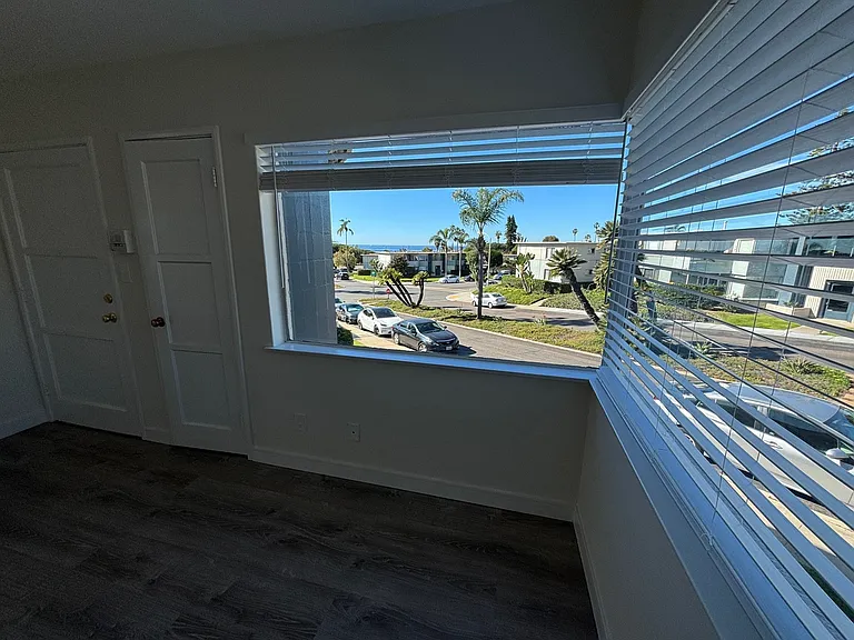 575 Carla Way — Photo 7