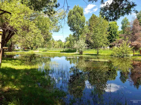 514 N Sawyer St #H03, Cascade, ID 83611