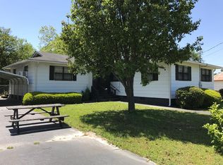 679 Hardware St, Elloree, SC 29047