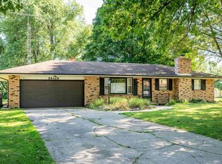 24428 Rolling Oak Dr, South Bend, IN 46628