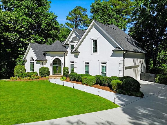 4th image of 224 Webney Dr