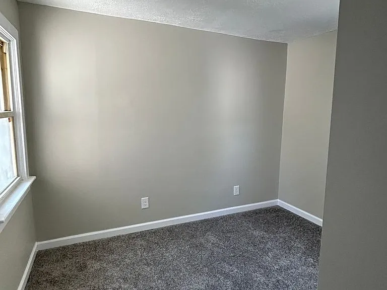 125 E Utica St — Photo 10
