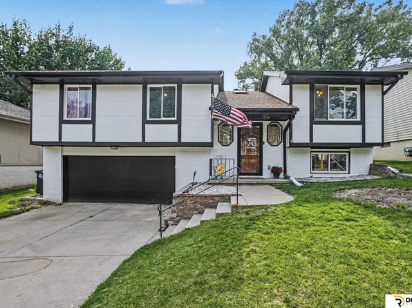 6318 N 112th Cir, Omaha, NE 68164