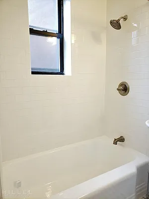 Rented by Hillel Realty Group | media 15