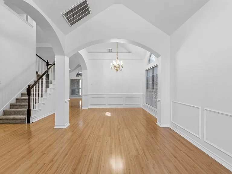 12945 Peach Tree Way — Photo 8