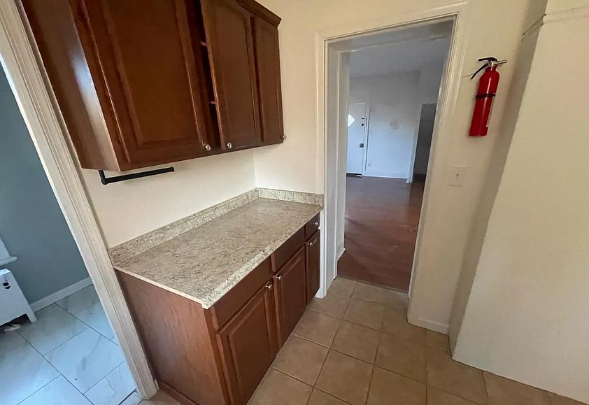 1st image of 577 Rahway Ave APT 3