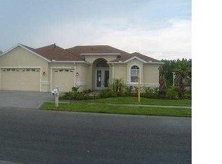 1809 Beaconsfield Dr, Zephyrhills, FL 33543