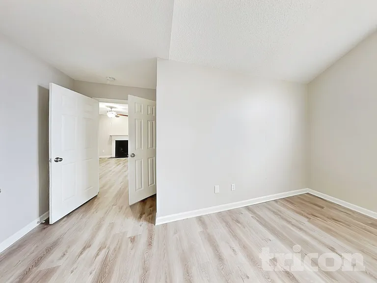 4900 Valley Trail Ct — Photo 7