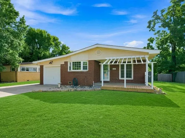 1442 N Prairie Ln, Derby, KS 67037