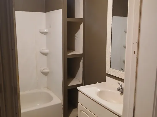 (undisclosed Address), McAlester, OK 74501