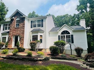 4 Hickory Rd, Great Meadows, NJ 07838