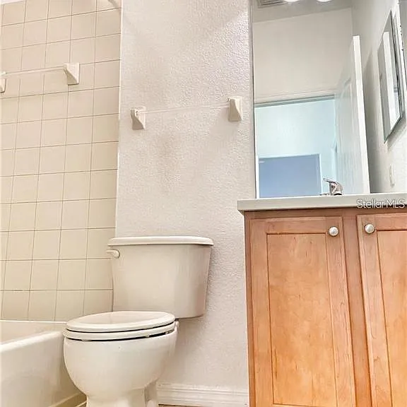 915 Fairwaycove Ln #208 — Photo 23