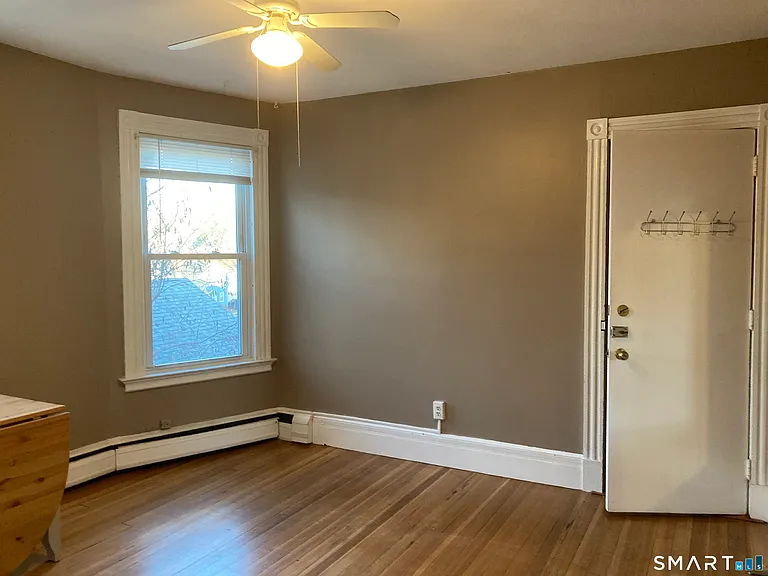 192 Foster St #3B — Photo 2
