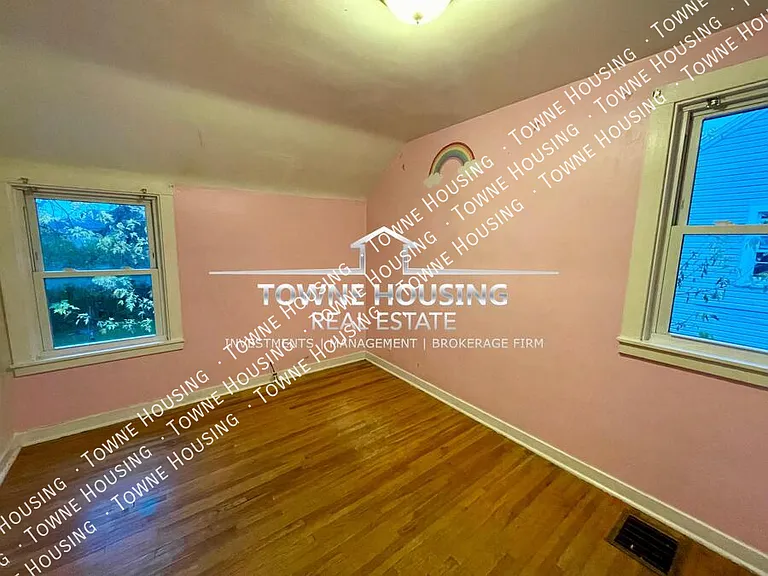 160 Woodward Ave #RIGHT — Photo 10
